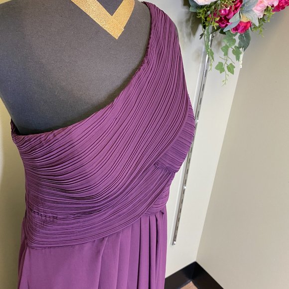 Stunning Plus Size - 14, Mori Lee Formal Gown - Picture 3 of 7